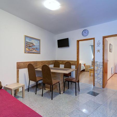 Apartment Senj سينج الغرفة الصورة